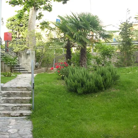 Appartement Florida B5-200m Dal Lago, Balcone, Ac *